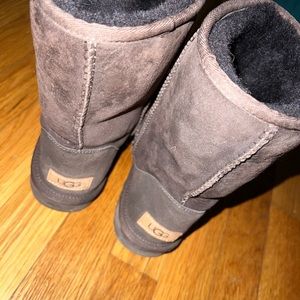 UGGS IN NEW CONDITION